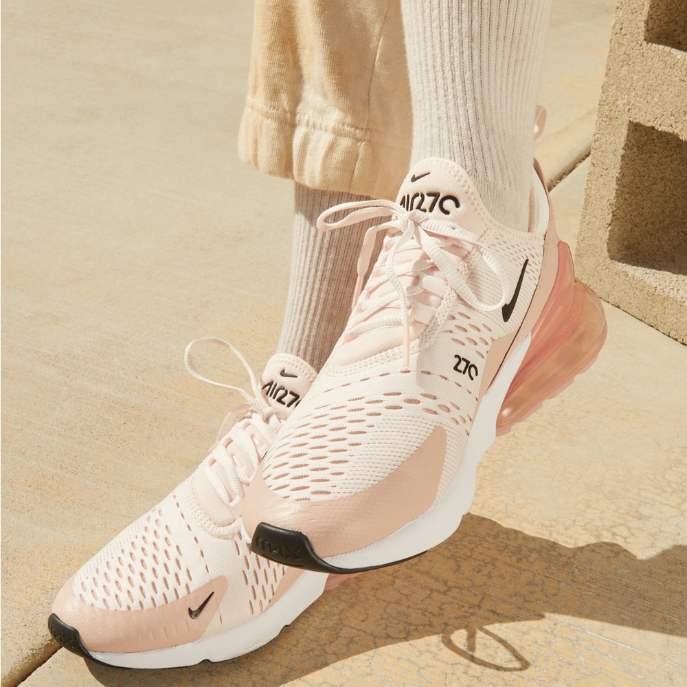 Nike Air Max 270 Women’s Size 8.5 Light Pink Black Sneakers Running Shoes NIB - Picture 3 of 4